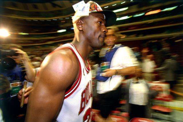 英超-B费点射三笘薰传射  曼联主场1-3布莱顿